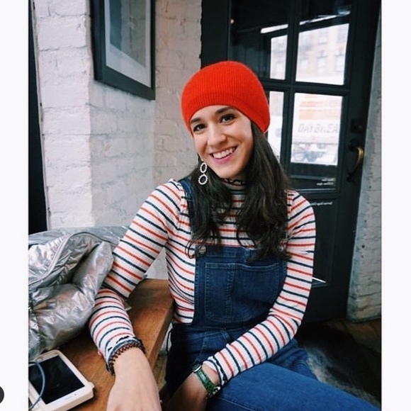 Meet your Posher, Kalli - Picture 3 of 5